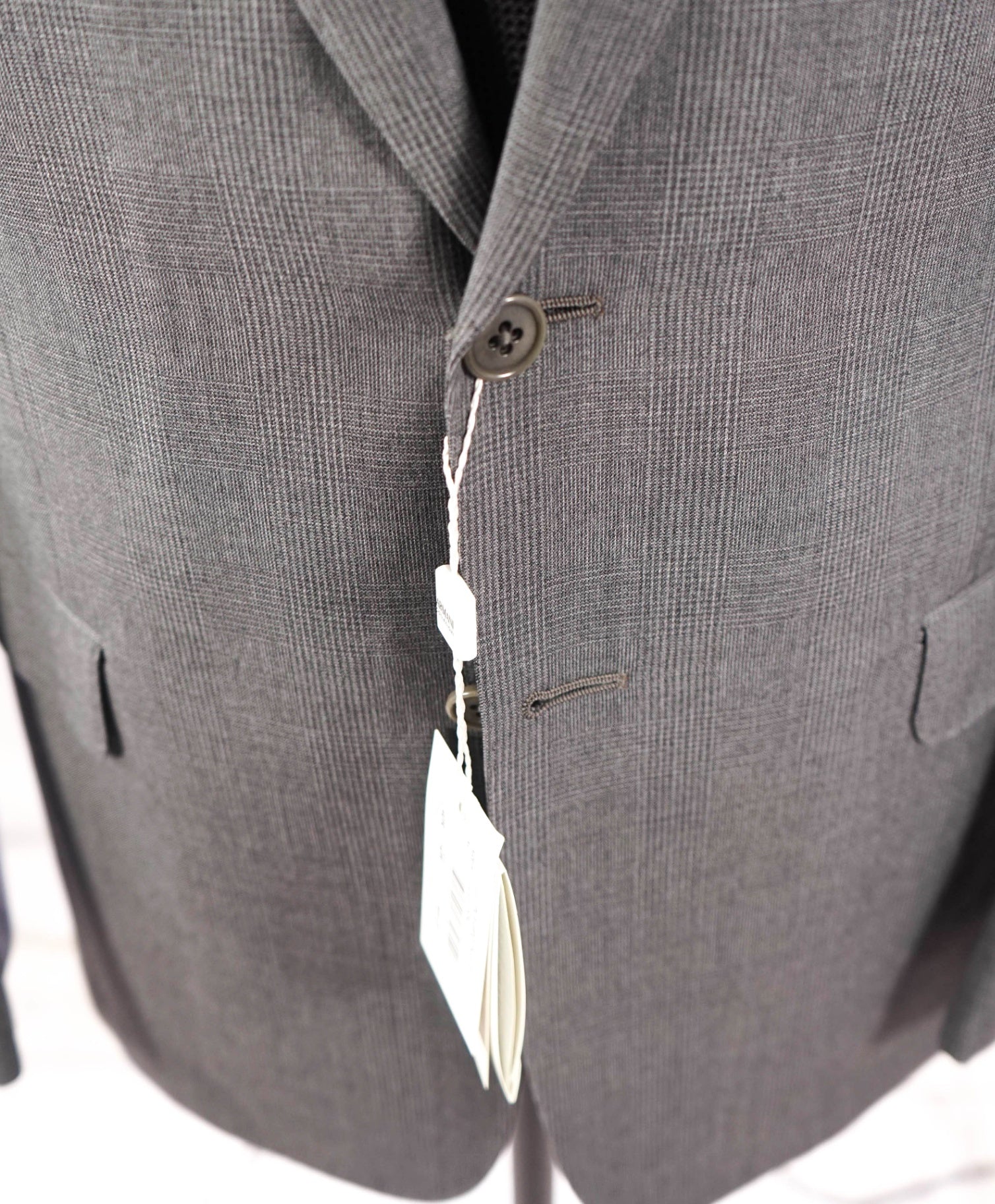 $1,995 ARMANI COLLEZIONI - Gray Plaid Wool "G LINE" Suit - 40R