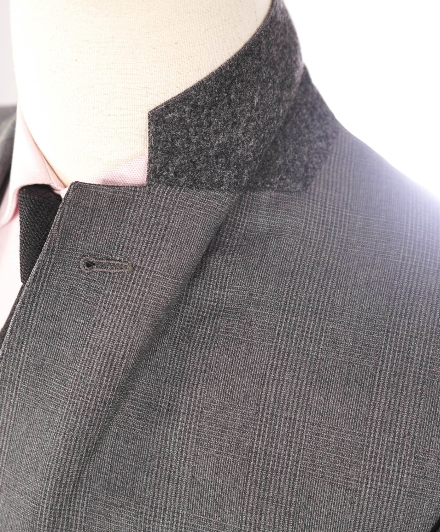 $1,995 ARMANI COLLEZIONI - Gray Plaid Wool "G LINE" Suit - 40R