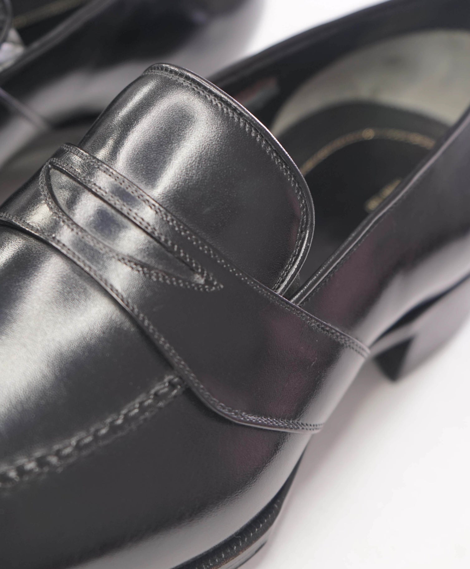 $1,790 TOM FORD - Black Leather Penny Loafers - US 7 EE (6.5TF)