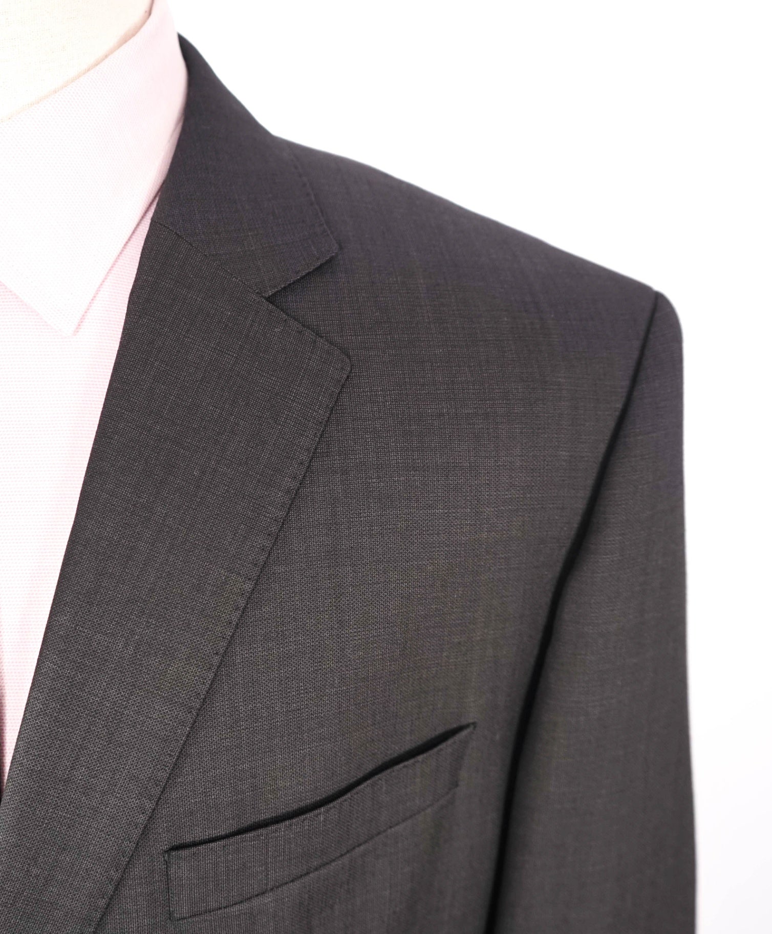 $1,195 HUGO BOSS - Solid Dark Gray Wool Suit - 46R