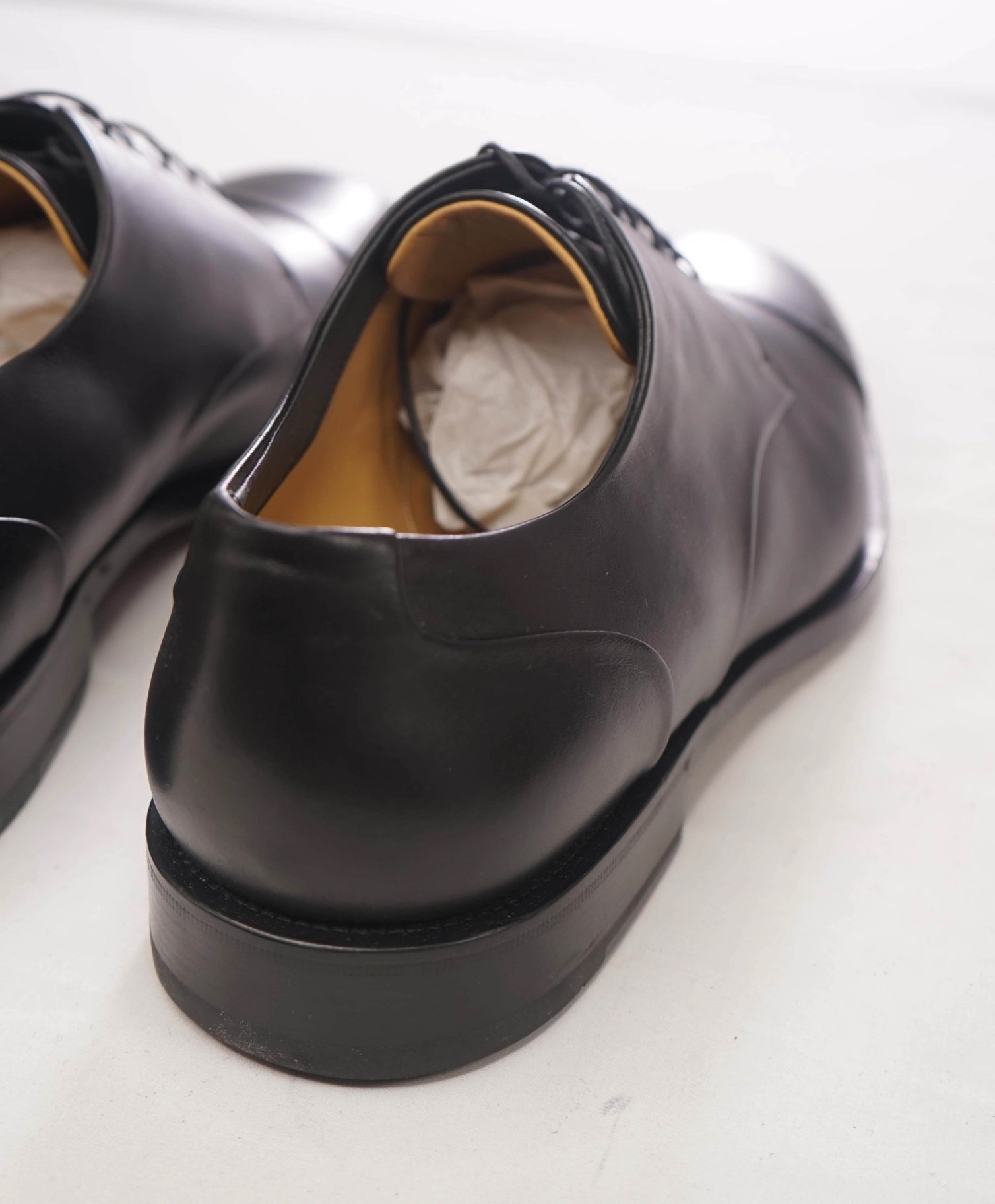 $895 FERRAGAMO - Black Leather "GAVINO" Logo Derby - 11 EE