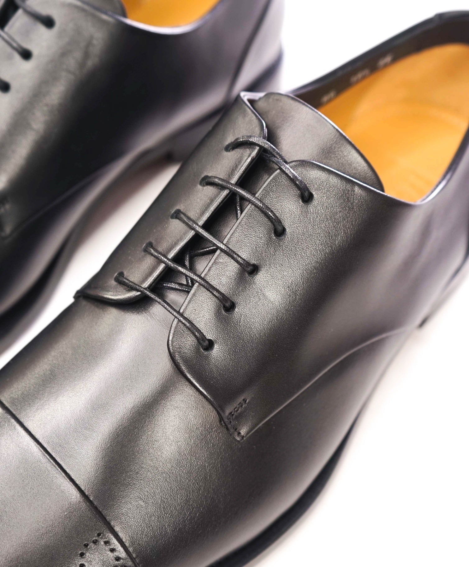 $895 FERRAGAMO - Black Leather "GAVINO" Logo Derby - 10.5 EE