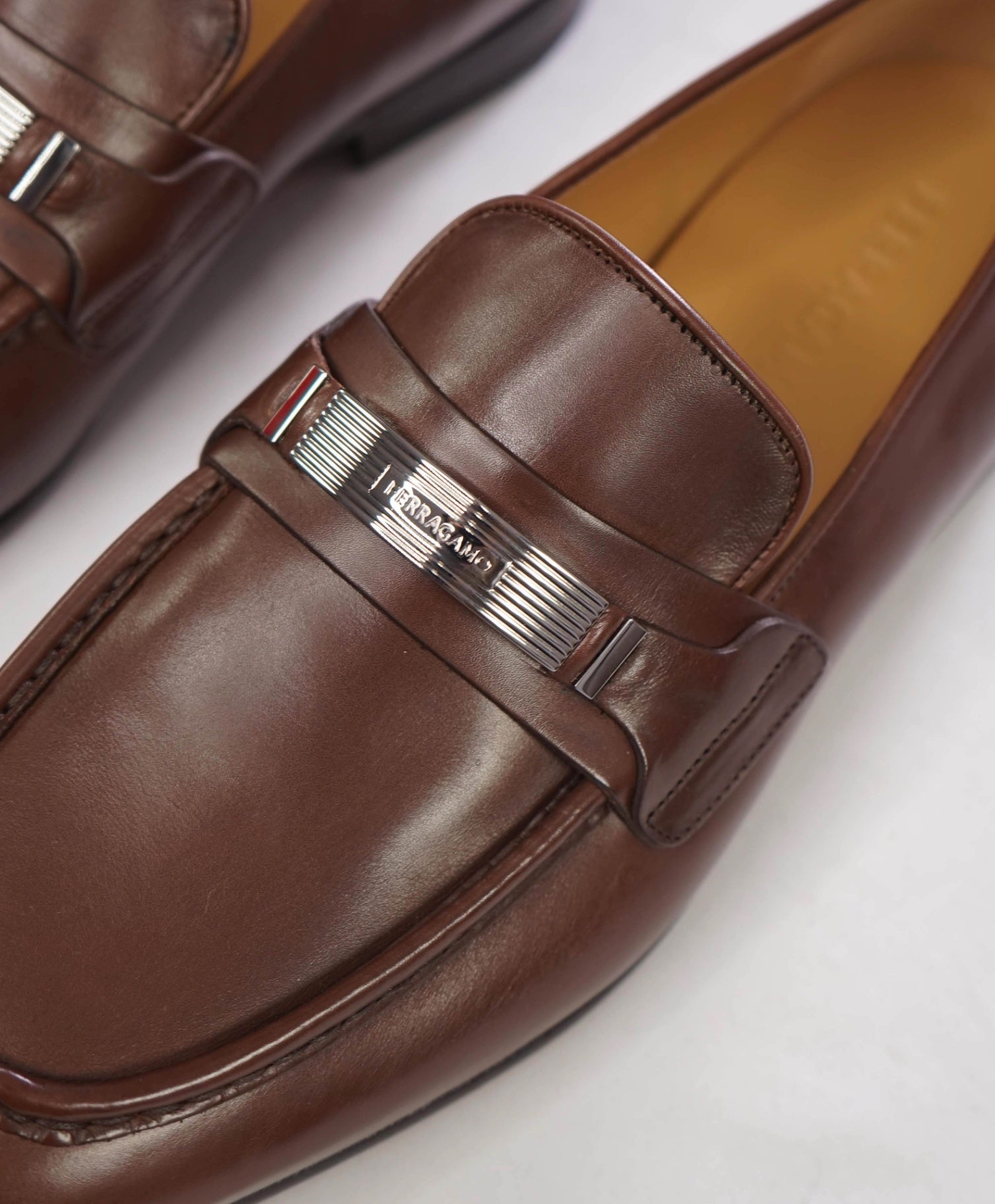 $1,095 Ferragamo - Brown "DUMAS" Loafers Leather - 8 EE