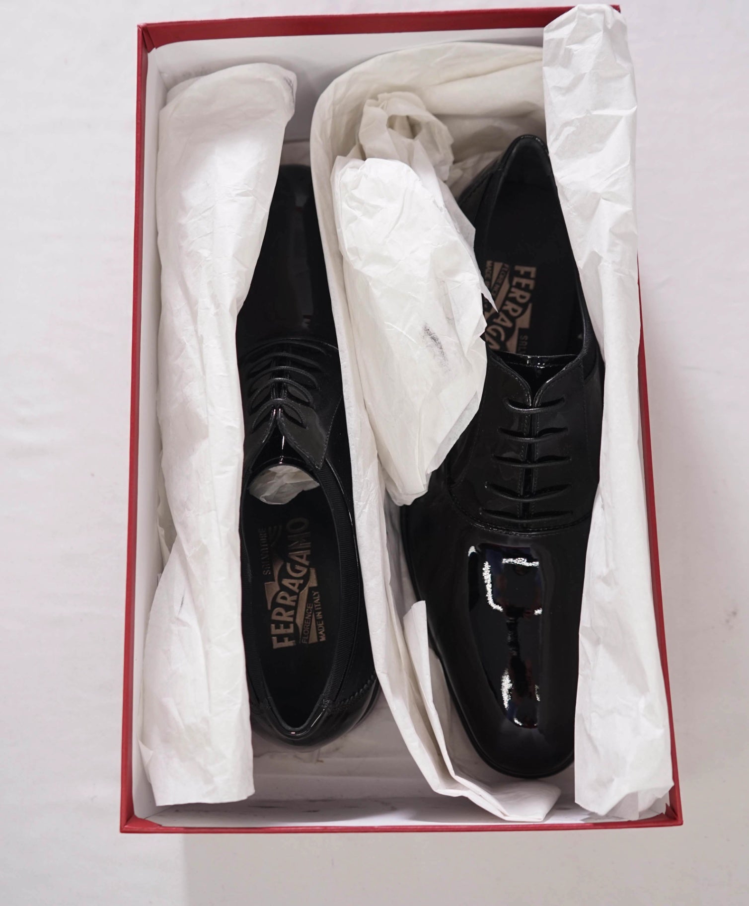 $950 FERRAGAMO - "AIDEN" Black Patent Leather Oxfords - 7.5 EE