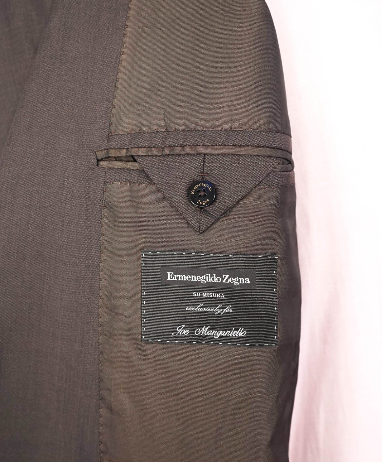 $4,690 ZEGNA - "TROFEO" Brown "Custom: JOE MANGANIELLO" Suit - 46L
