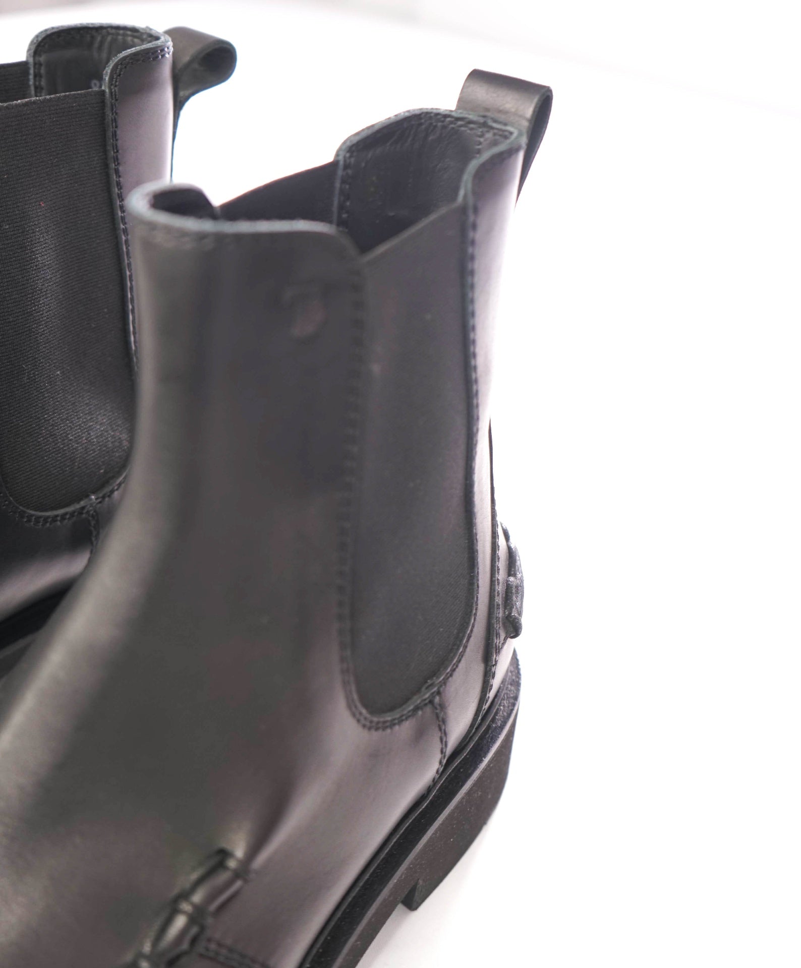 $1,245 TOD'S - Black Leather Ankle Boots - US 9.5 (UK8.5)