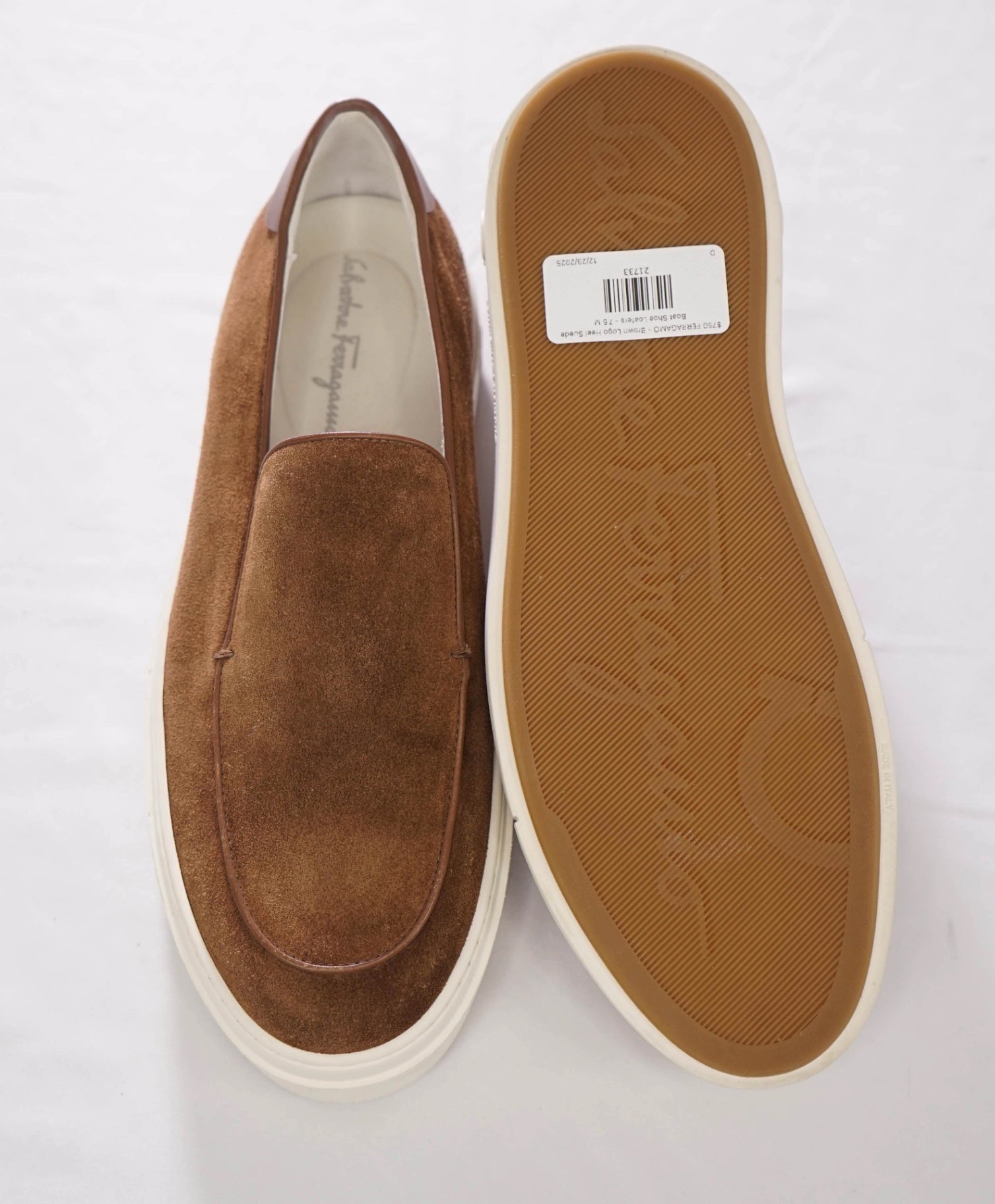 $750 FERRAGAMO - Brown Logo Heel Suede Boat Shoe Loafers - 7.5 M