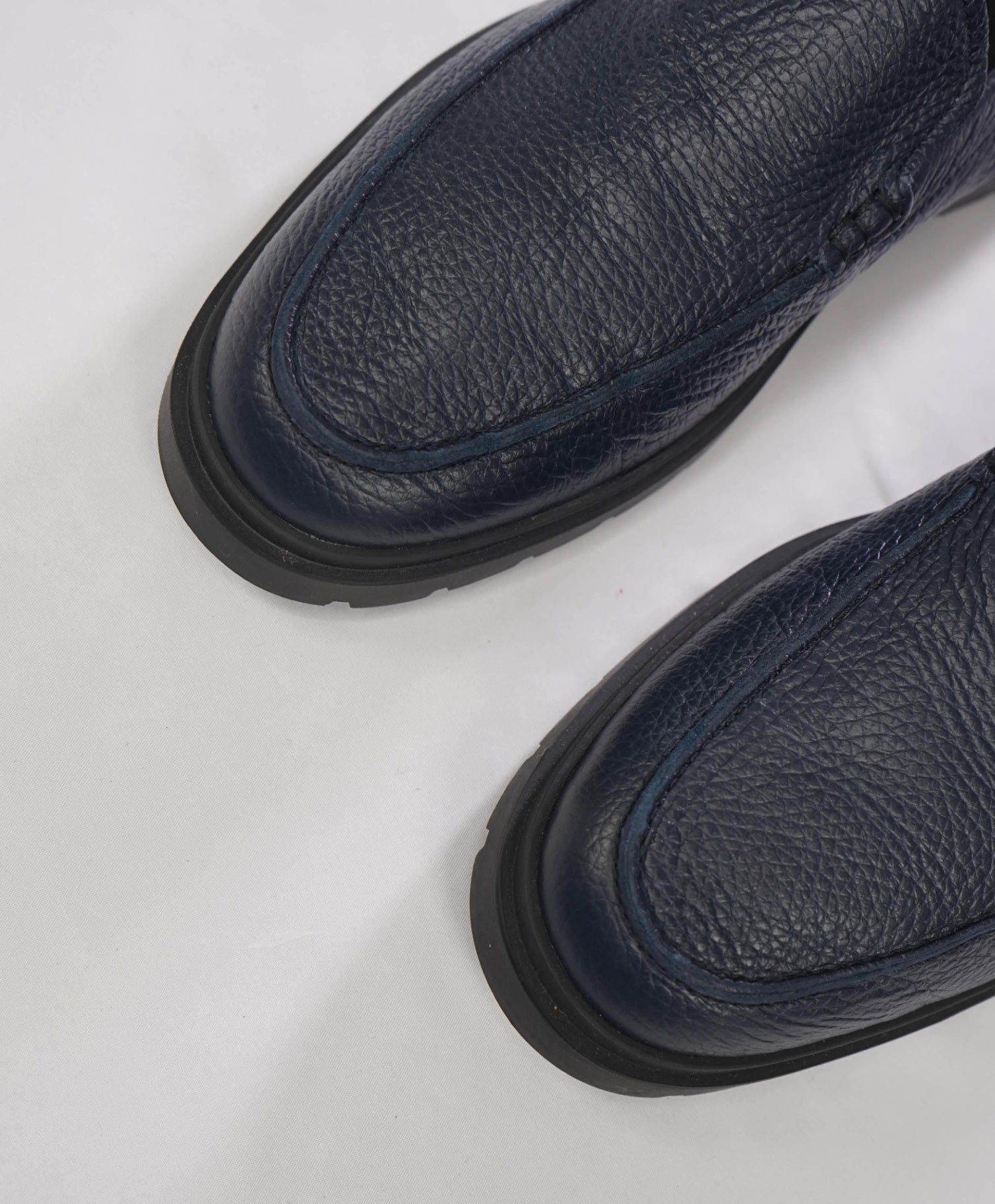 $975 TOD'S - Navy Blue SUPPLE PEBBLED Leather Loafers - US 8 (7UK)