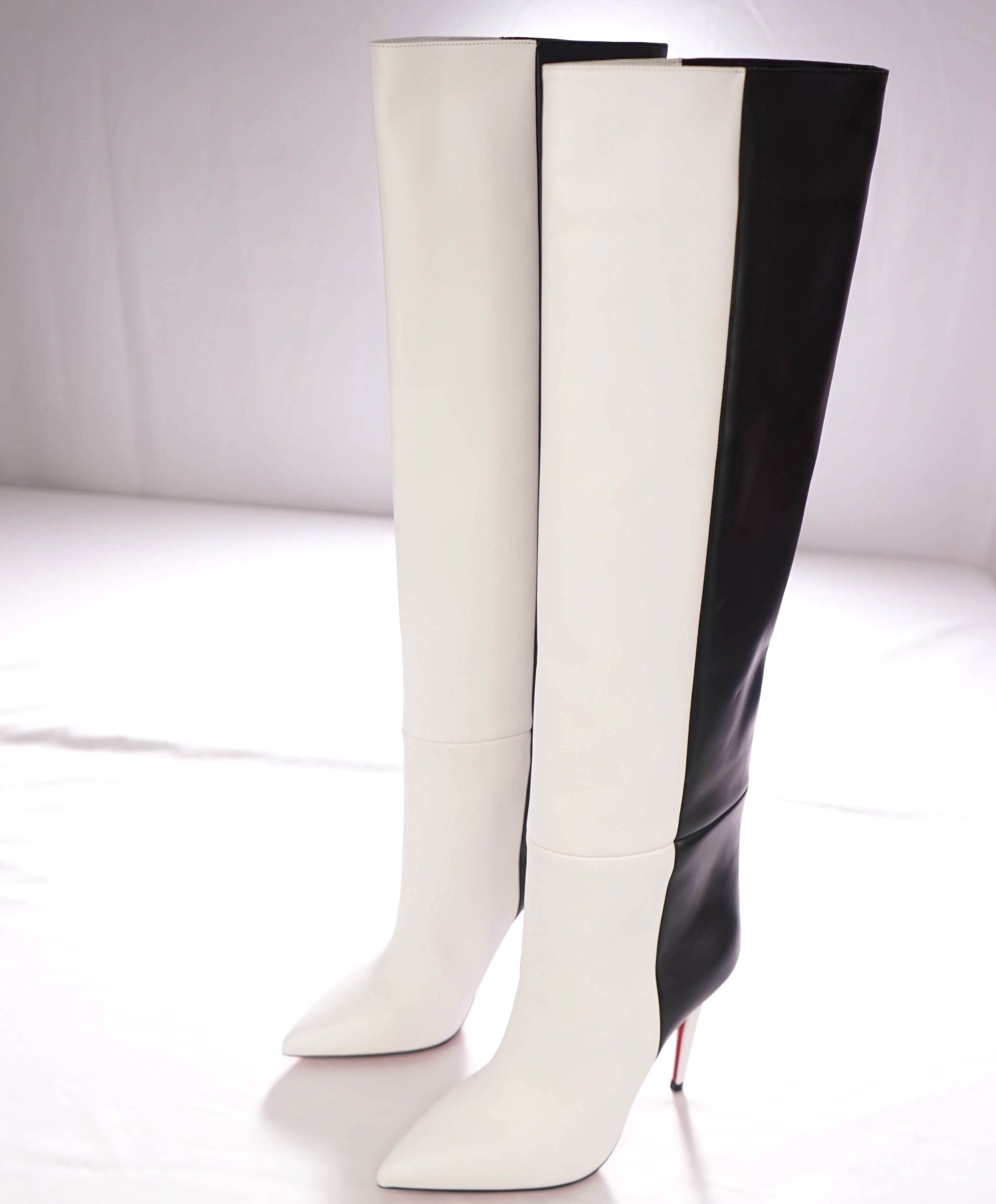 $1,995 CHRISTIAN LOUBOUTIN - Two-Tone Black/White Leather "ASTRILARGE" 100mm Knee High Boots - US 7.5 (37.5EU)