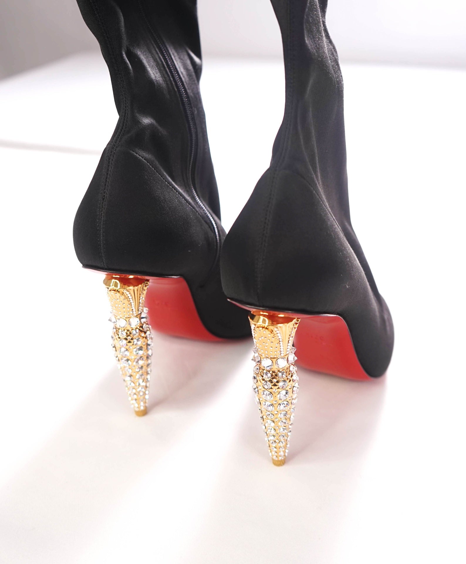 $3,495 CHRISTIAN LOUBOUTIN - Black Satin "LIPSTRASS BOTTA ALTA" 100mm Thigh Boots - US 7.5 (37.5EU)