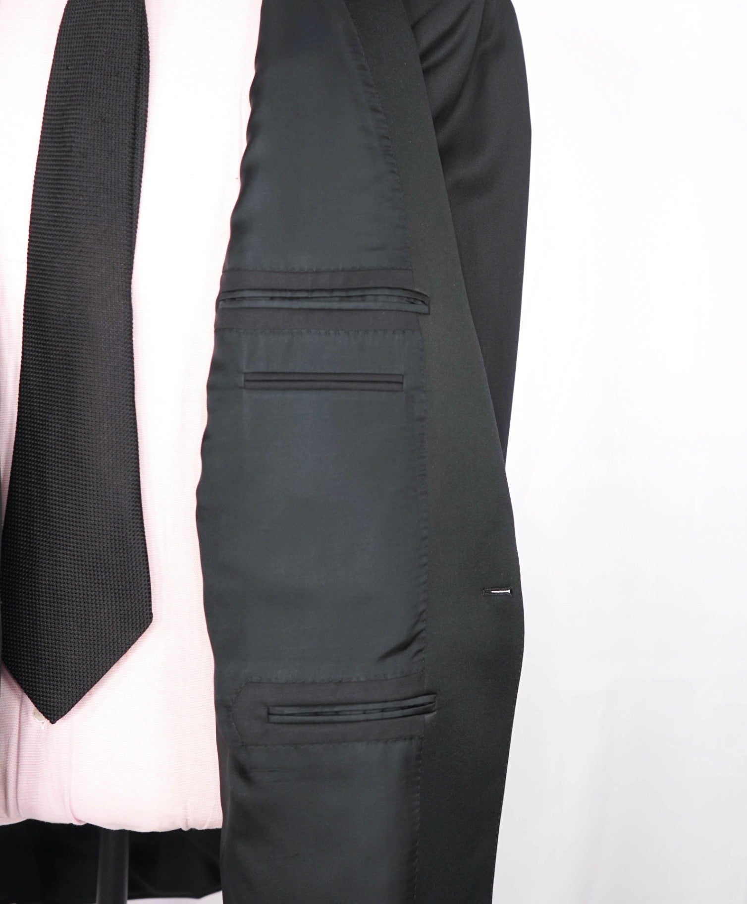 $3,995 ZEGNA - "MICROSPHERE" Solid Black Wool Peak Lapel Tuxedo - 44R