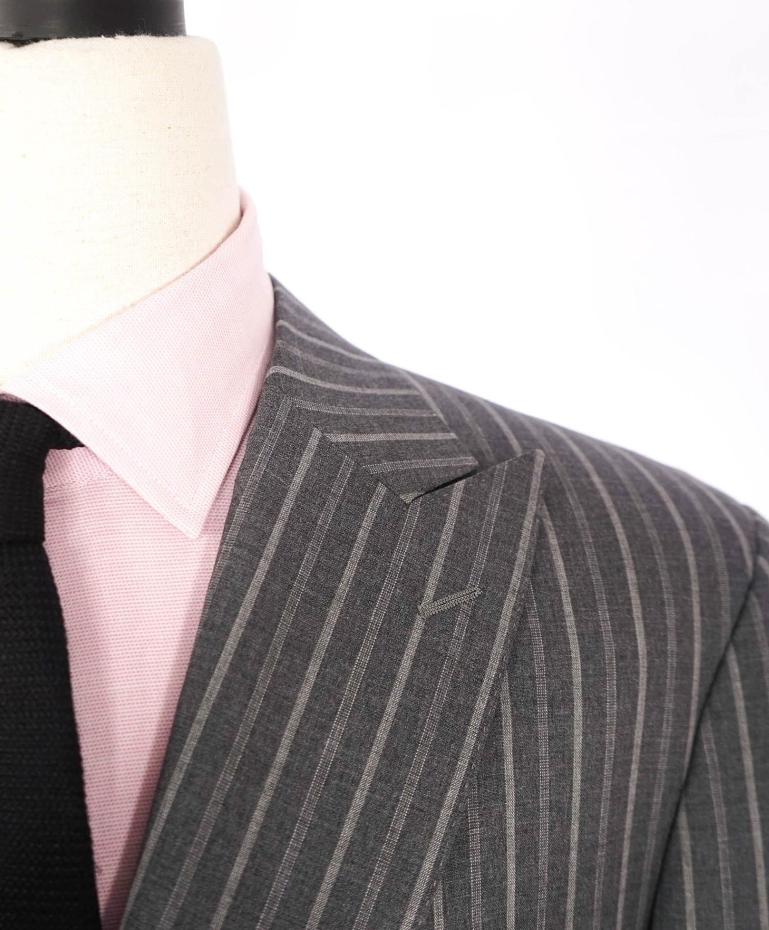 $2,395 CANALI - Gray Chalk Stripe Wool Peak Lapel Suit - 46R