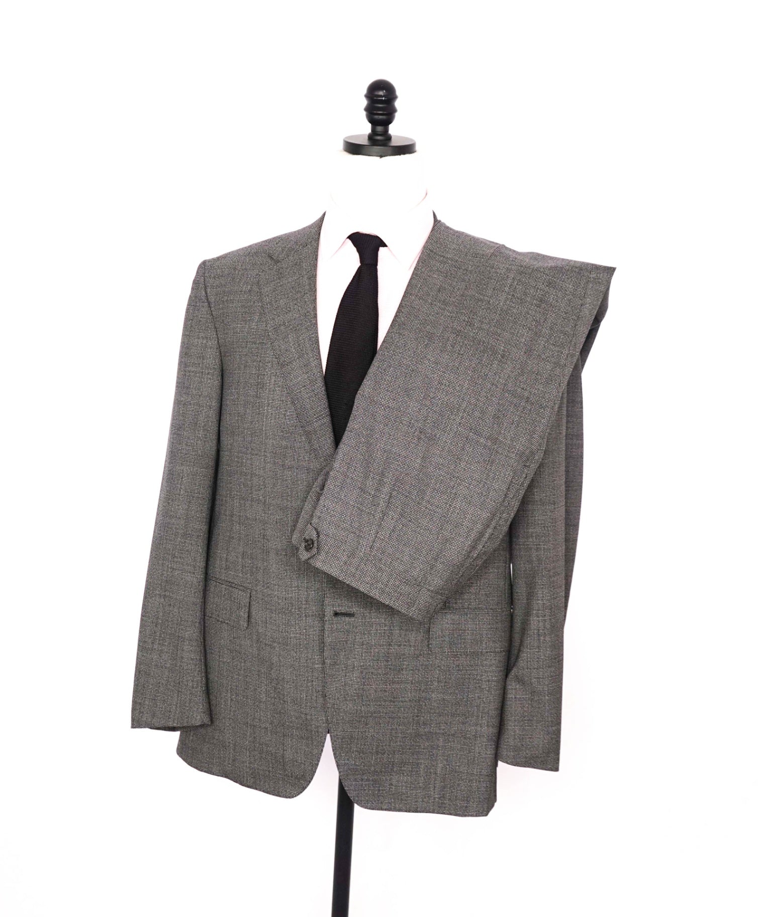 $2,695 Paul Stuart - "STAURTS CHOICE" Gray Puppytooth Wool Suit - 42R