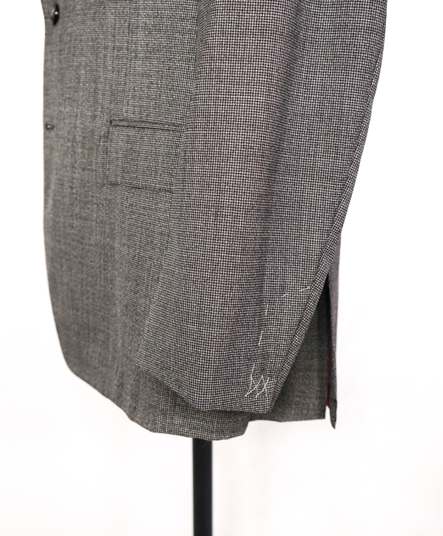 $2,695 Paul Stuart - "STAURTS CHOICE" Gray Puppytooth Wool Suit - 42R
