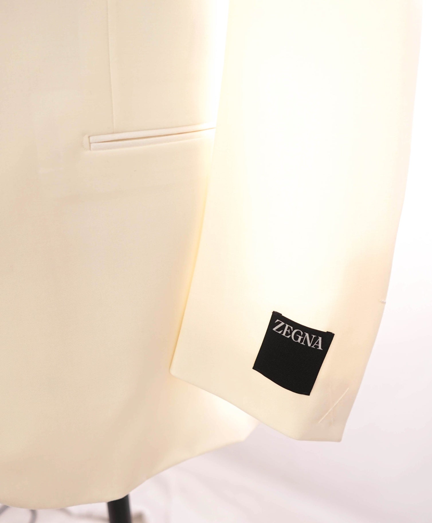 $3,990 ZEGNA - Ivory "VENEZIA" Wool Shawl Lapel Dinner Jacket - 44R
