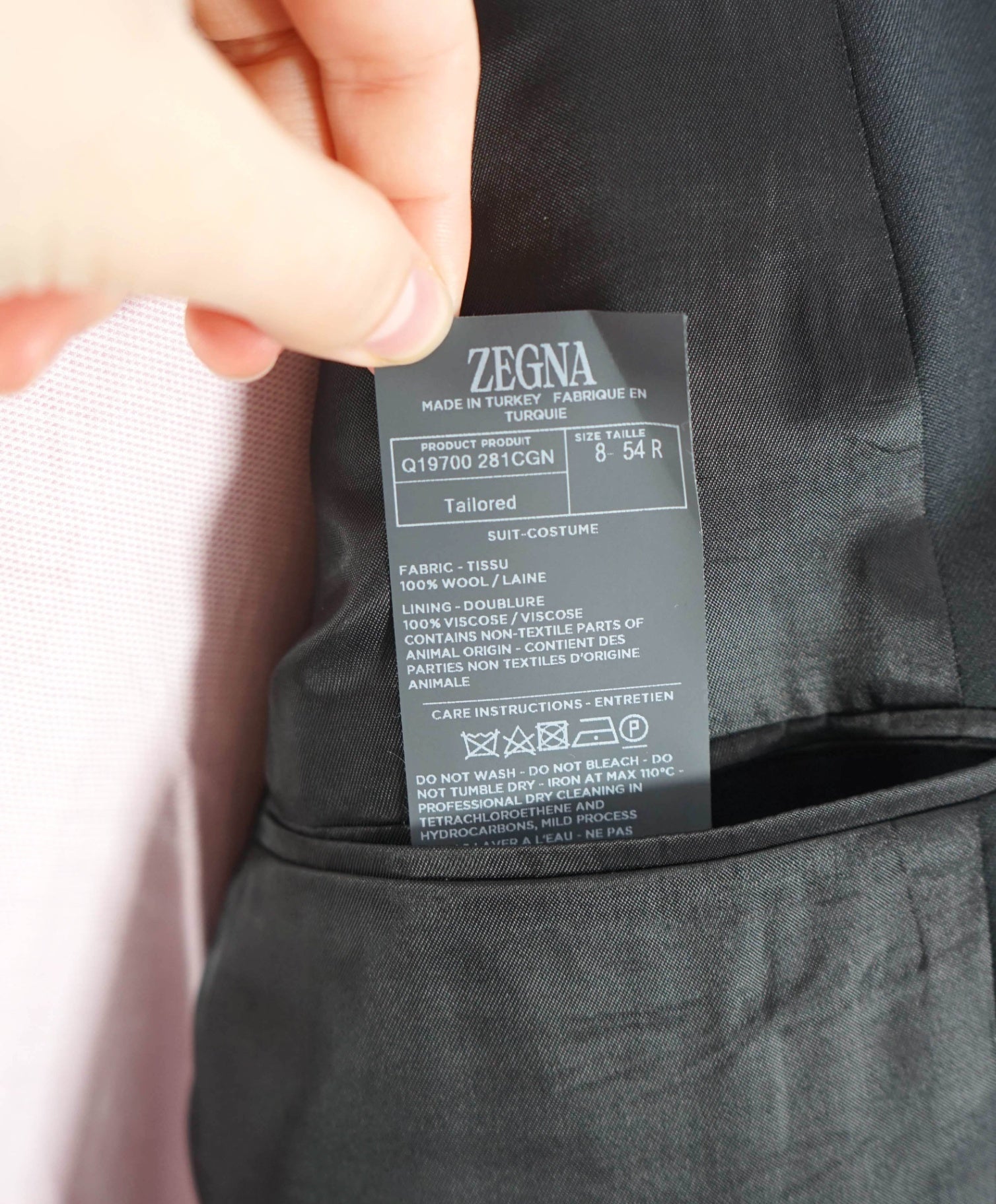 $3,750 ZEGNA - Solid Black Notch Lapel 2-Btn Wool Suit - 44R