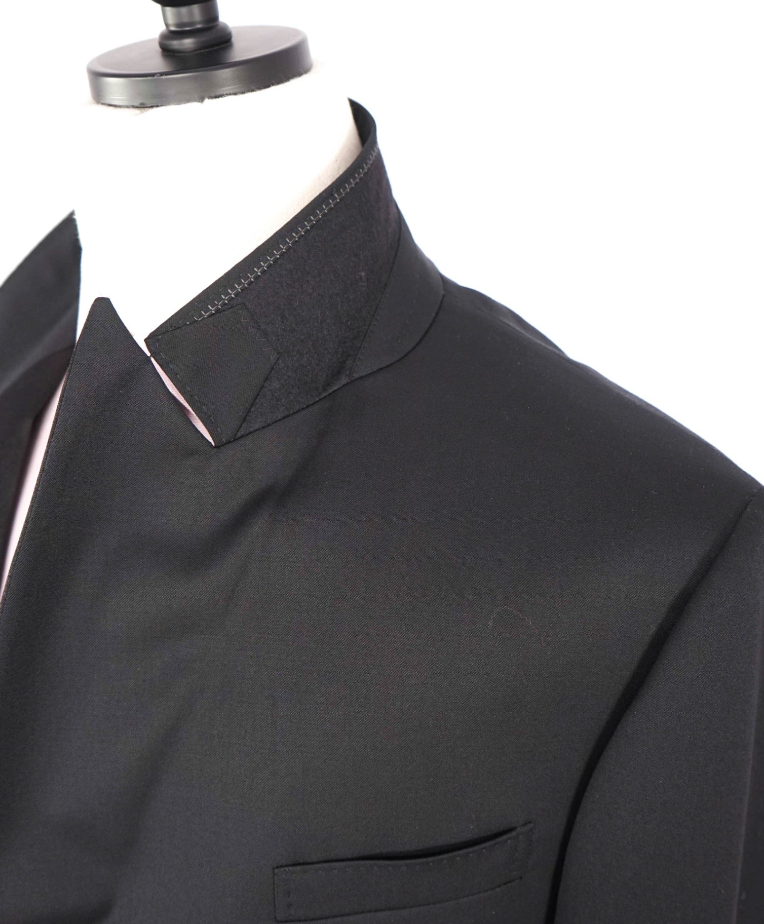 $1,570 Z ZEGNA - Solid Black Wool Peak Lapel Tuxedo - 48L