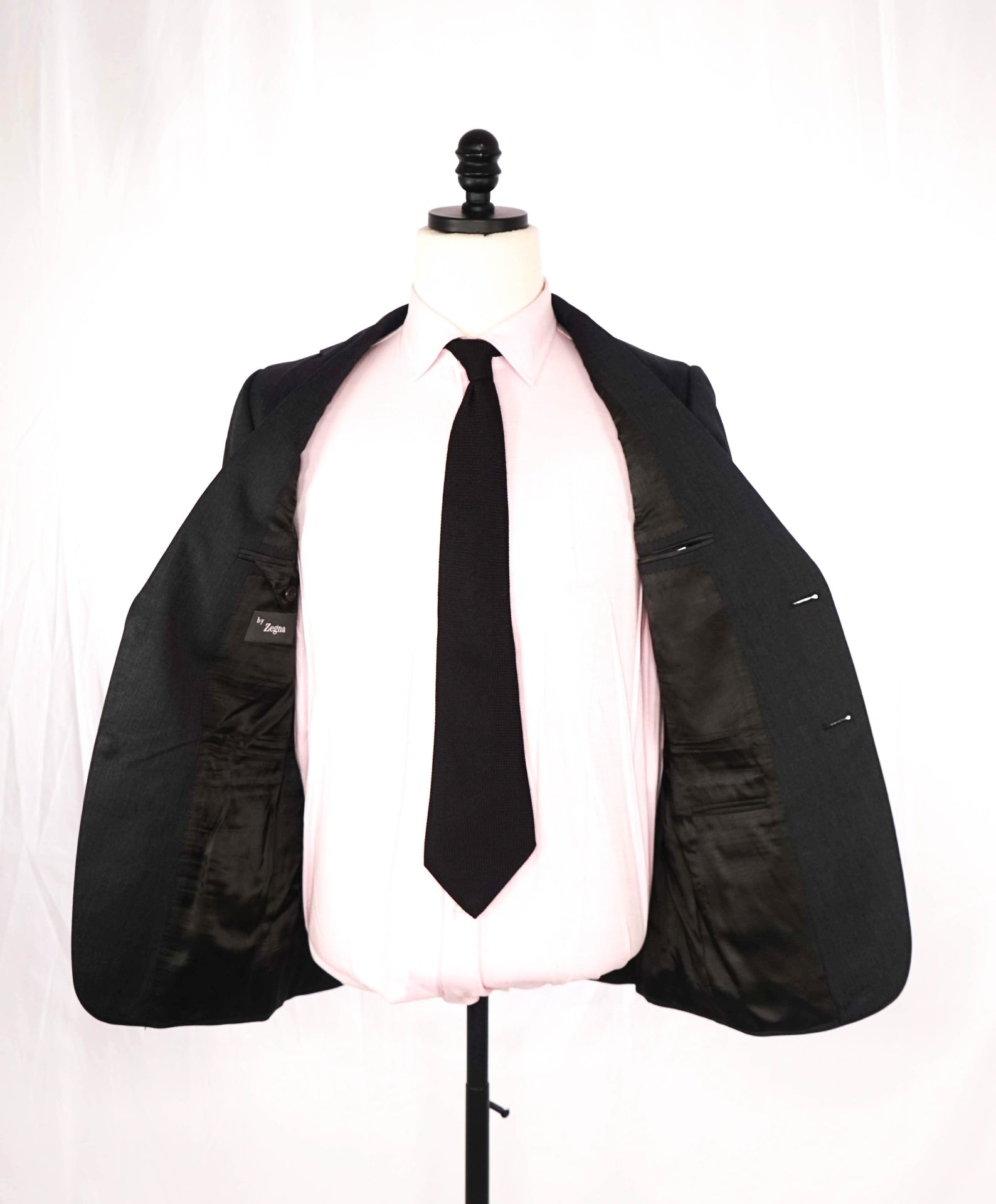 $1,795 by ZEGNA - Solid Dark Gray Wool Suit - 34S US