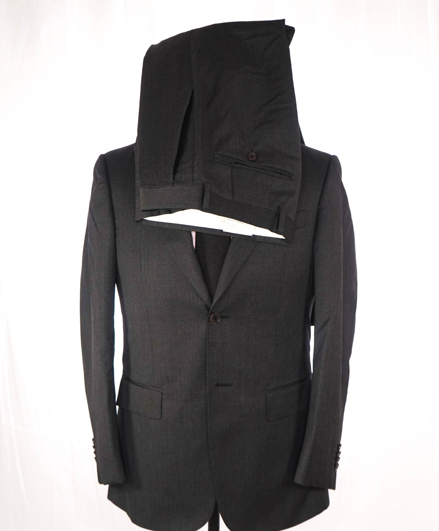 $1,795 by ZEGNA - Solid Dark Gray Wool Suit - 34S US