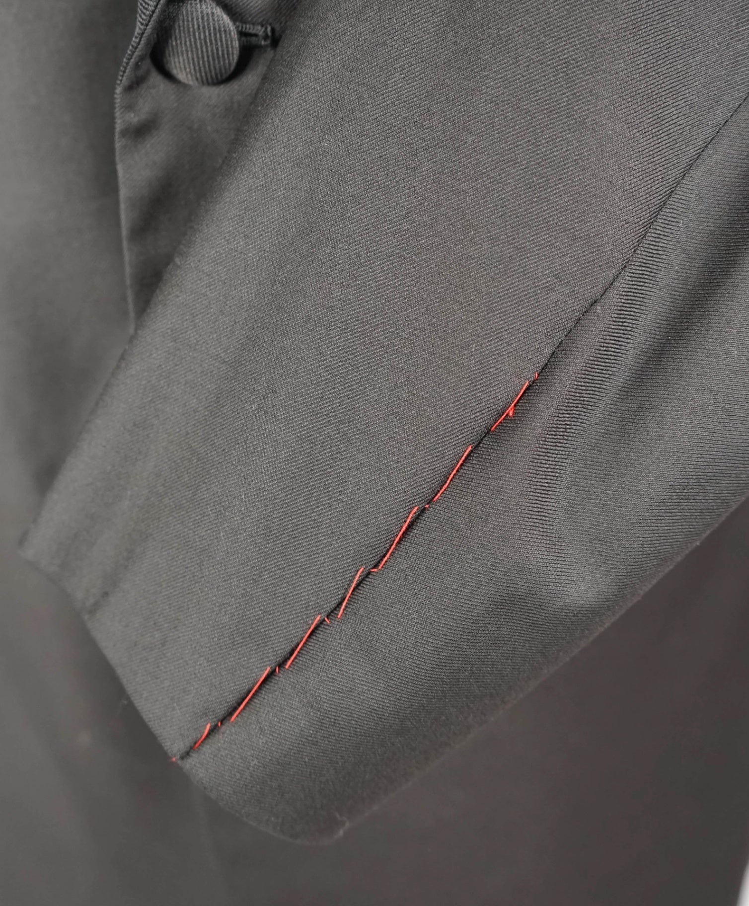 $4,595 ISAIA - "AQUASPIDER" Solid Black Wool Peak Lapel Tuxedo - 44L