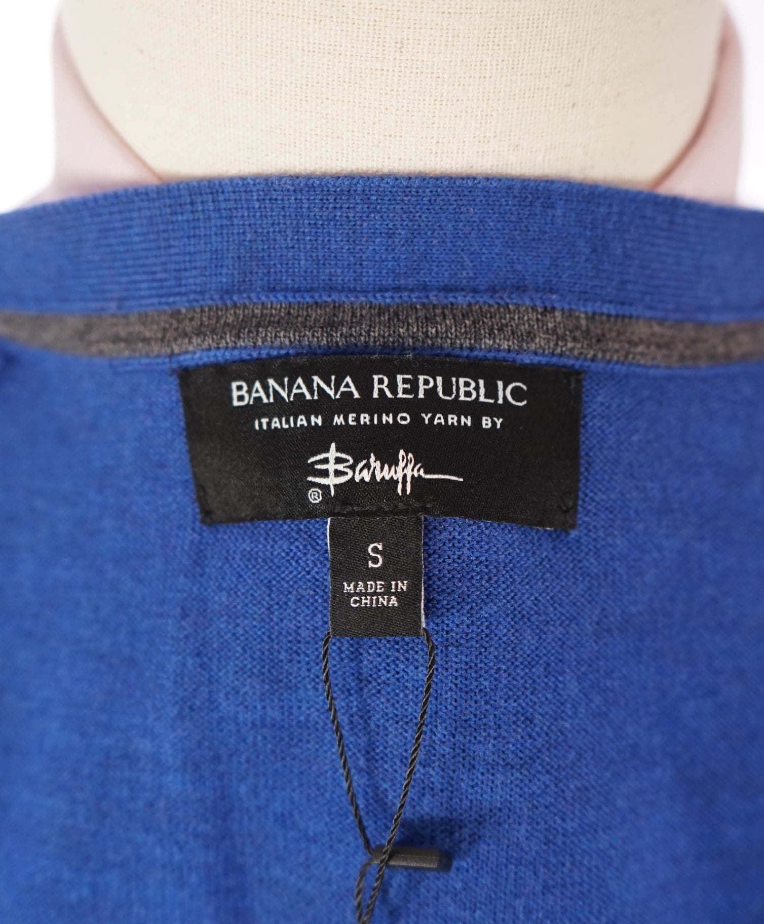 $130 BANANA REPUBLIC - Solid Blue Merino Wool Cardigan - S