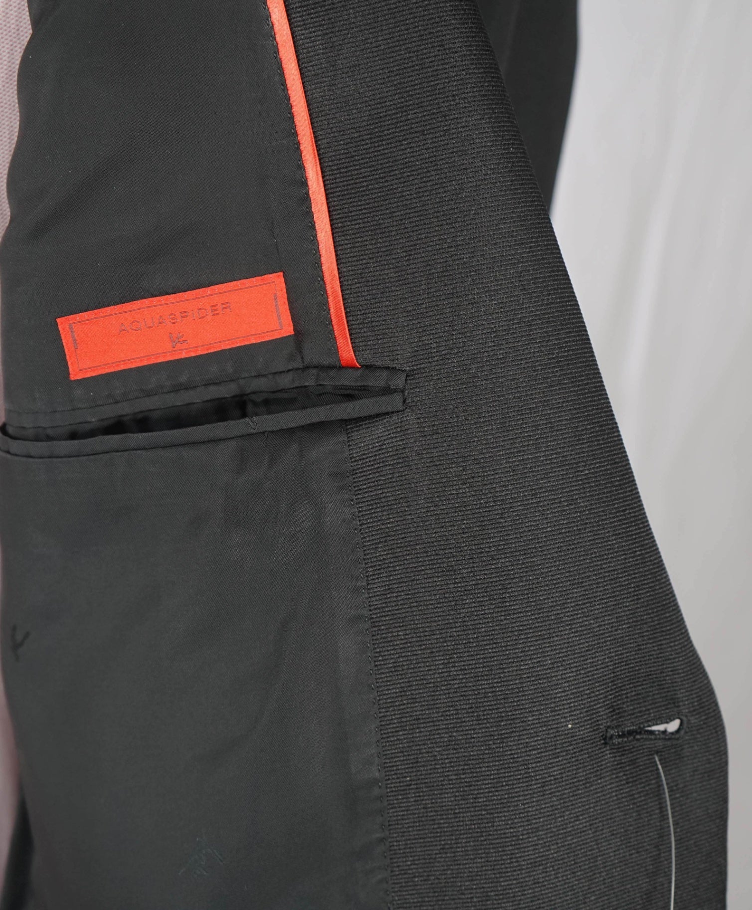 $4,595 ISAIA - "AQUASPIDER" Solid Black Wool Peak Lapel Tuxedo - 44L