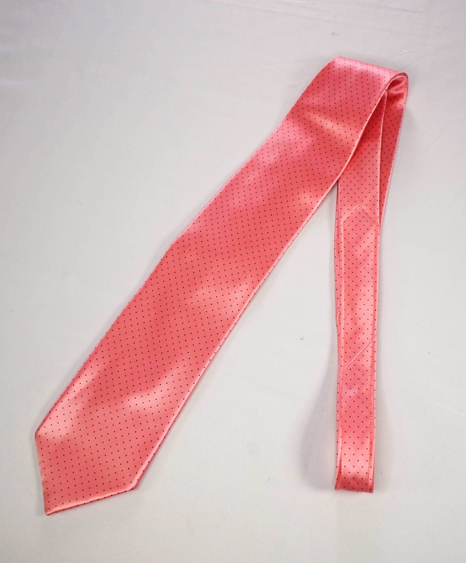 $265 ITALO FERRETTI - Pink Polka-Dot Printed Silk 3.75" Tie