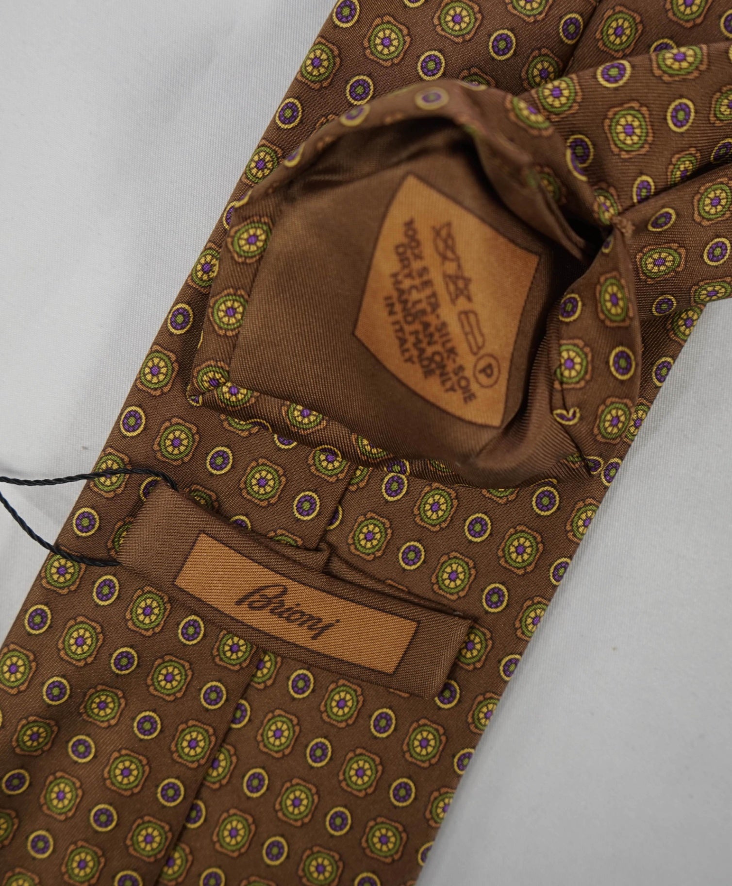 $295 BRIONI - Brown Medallion Silk 3.5" Tie
