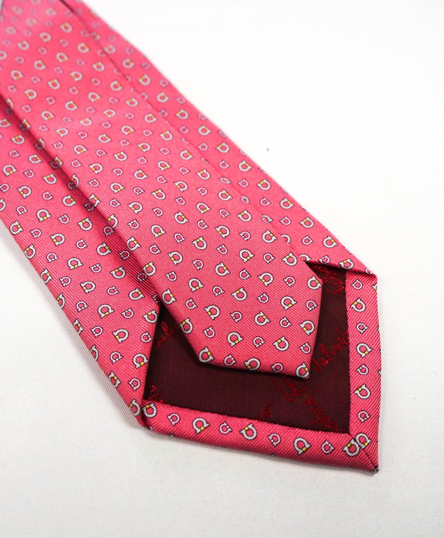 $220 FERRAGAMO - Gancini Logo Pink Silk 3" Tie
