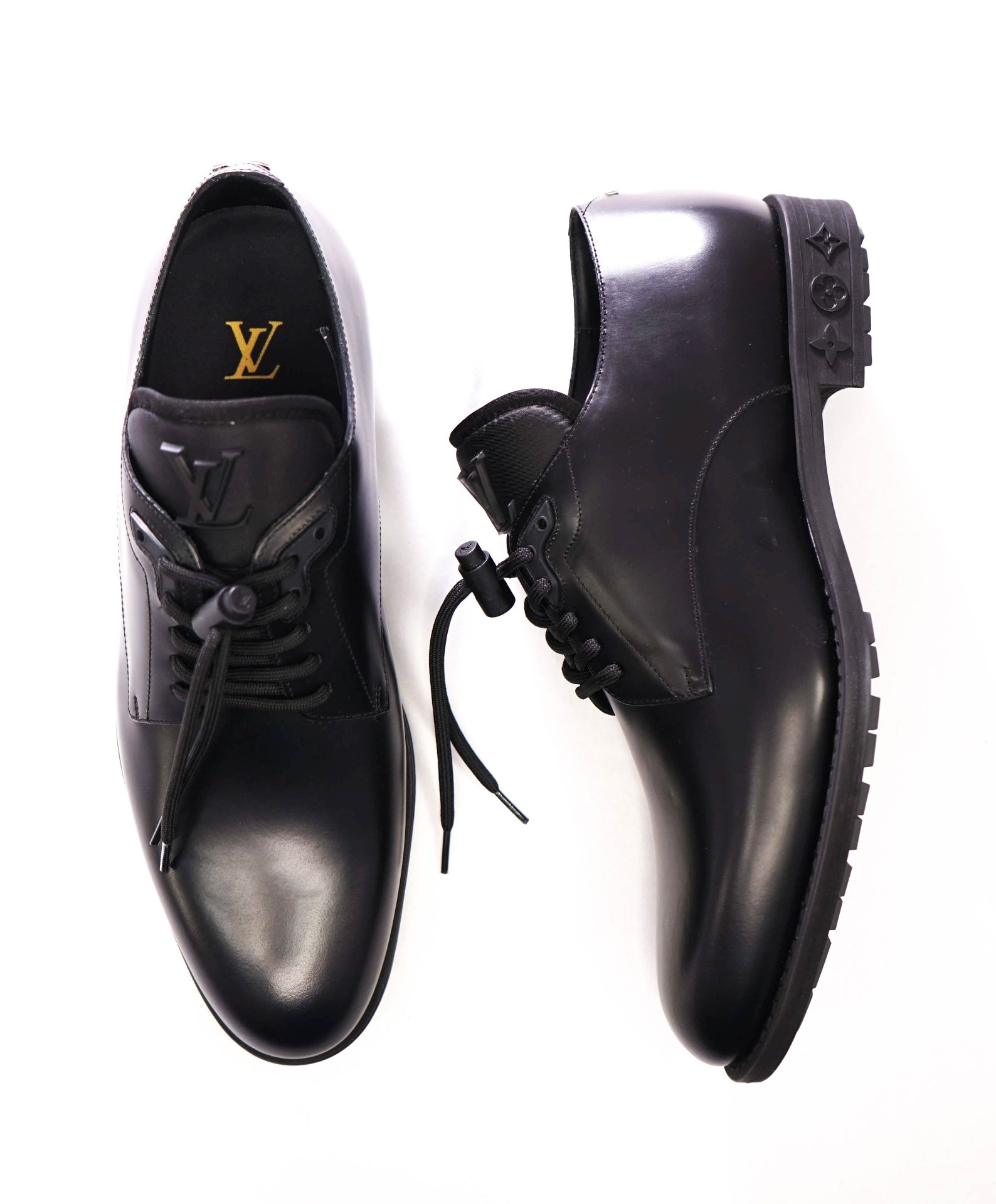 $1,540 LOUIS VUITTON - Black Leather Lug Sole Oxfords - 8.5 US (7.5 LV)