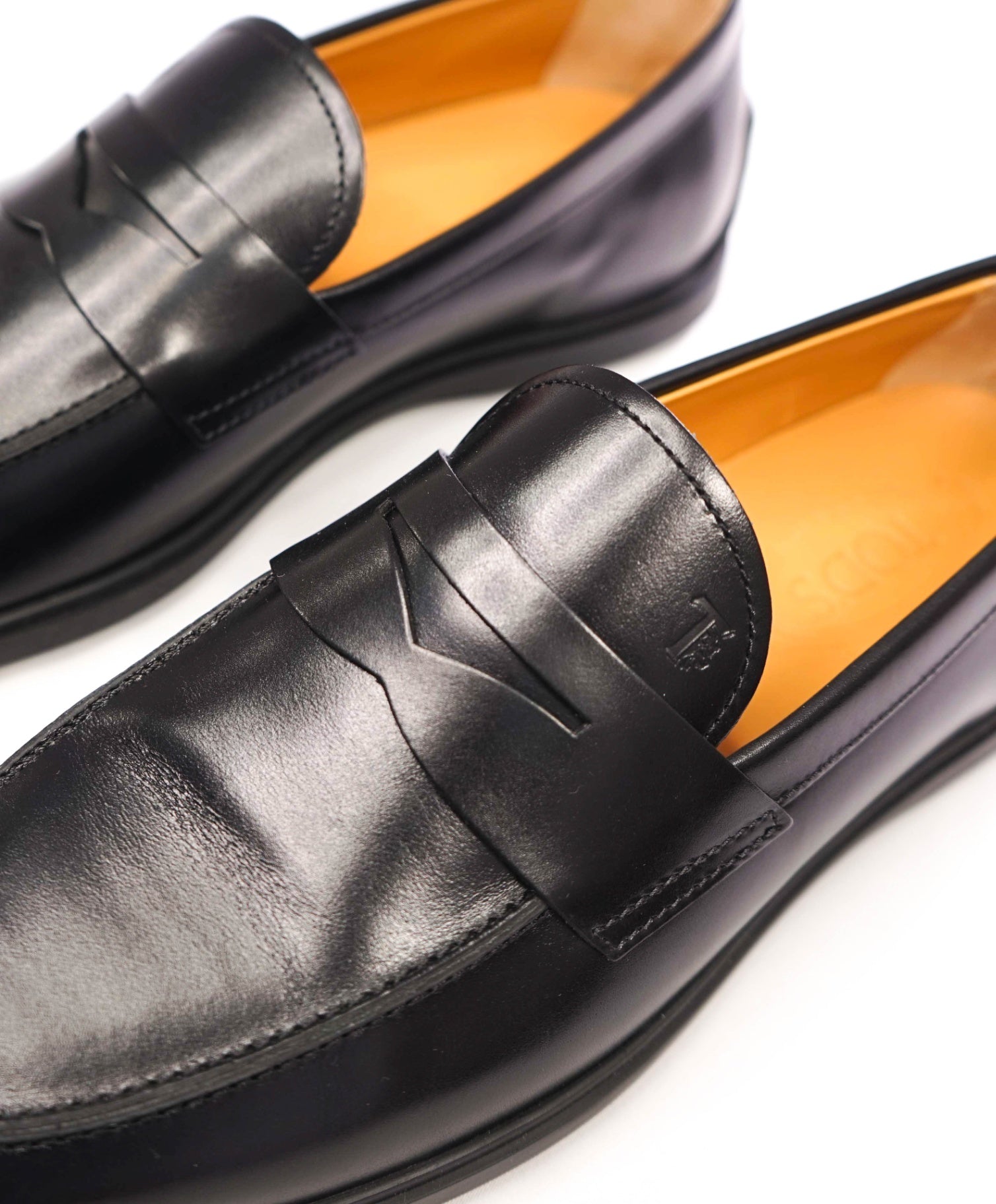 $775 TOD'S - Black Leather Penny Loafers - US 9 (UK8)