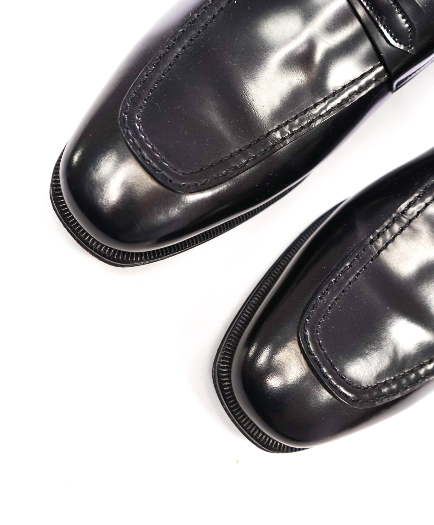 $950 FERRAGAMO - "ROLLY" Black Leather Loafers - 8.5 E