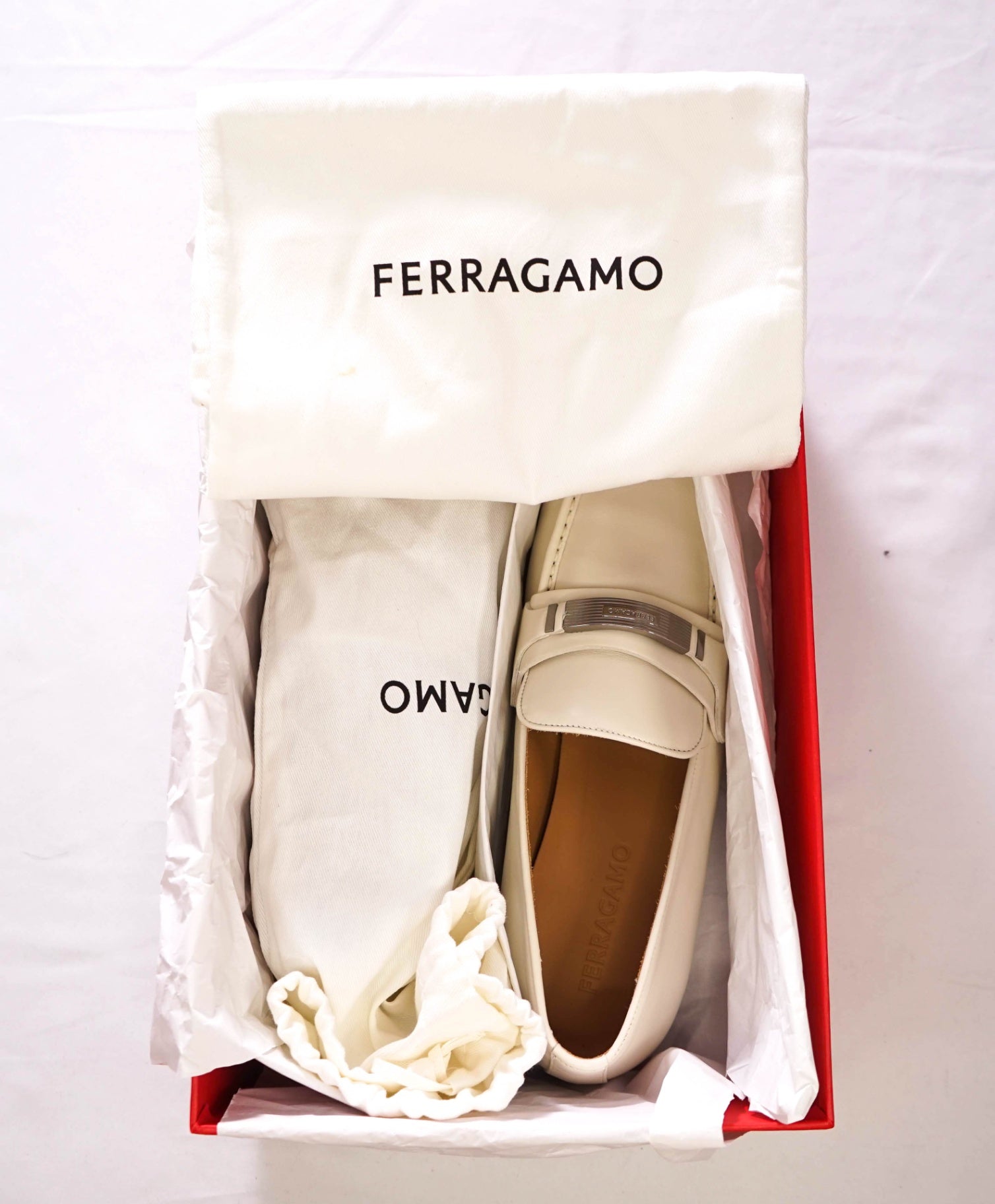 $1,095 Ferragamo - White "DUMAS" Leather Loafers - 8 EE
