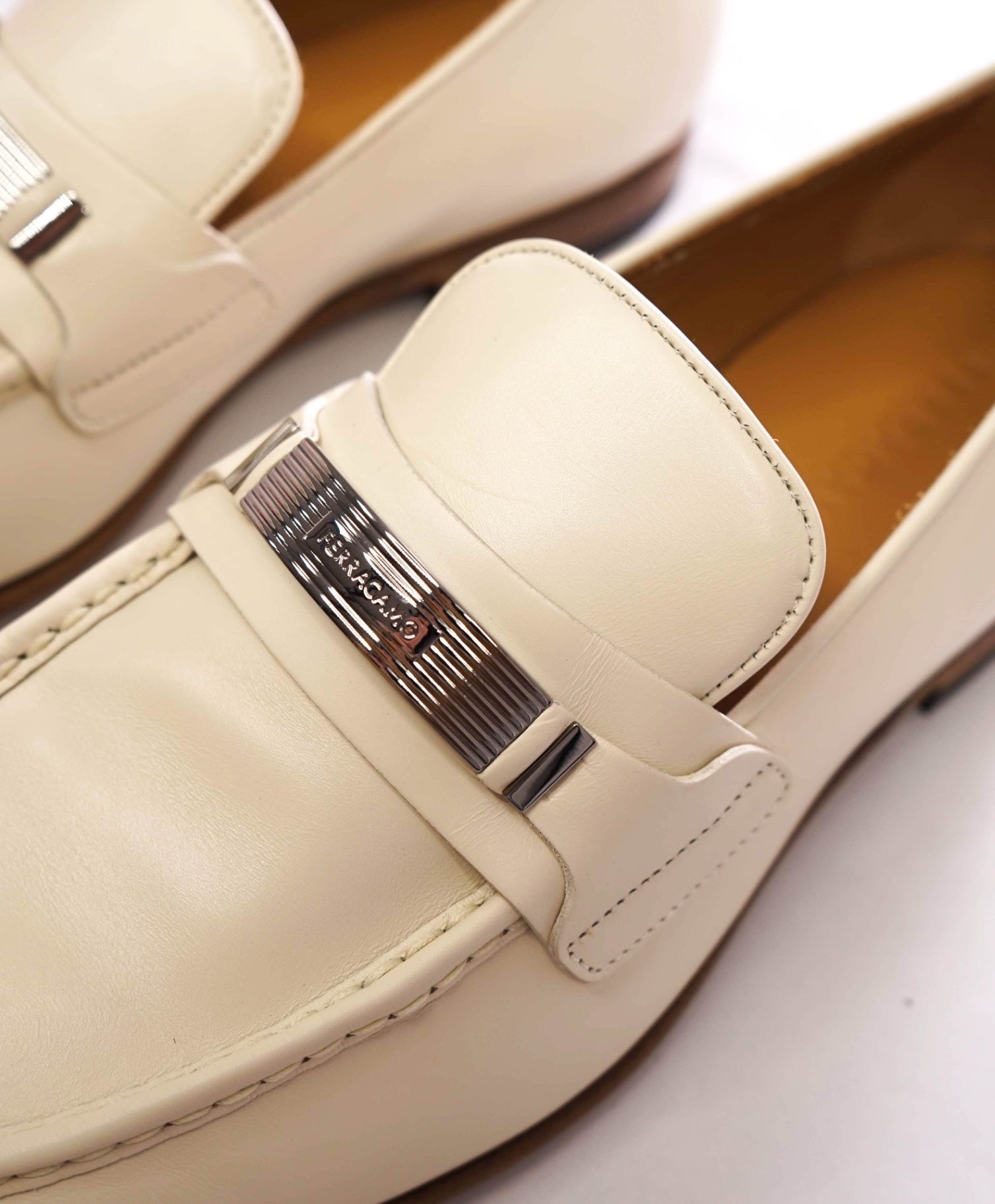 $1,095 Ferragamo - White "DUMAS" Leather Loafers - 8 EE