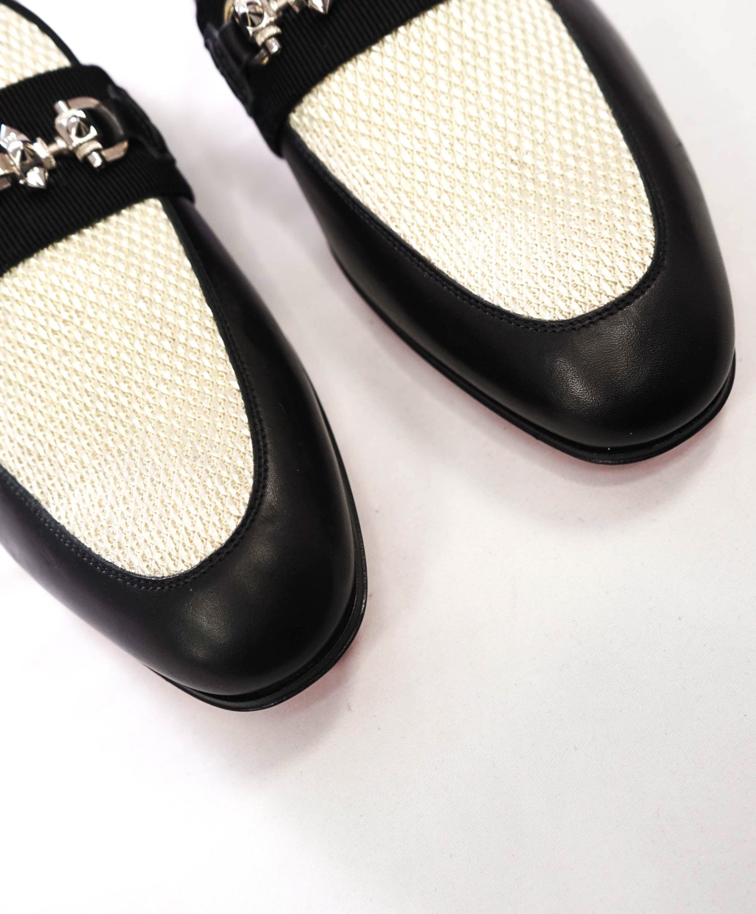 $1,120 CHRISTIAN LOUBOUTIN - Black/Ivory Leather/Fabric Loafers - US 10 (43EU)