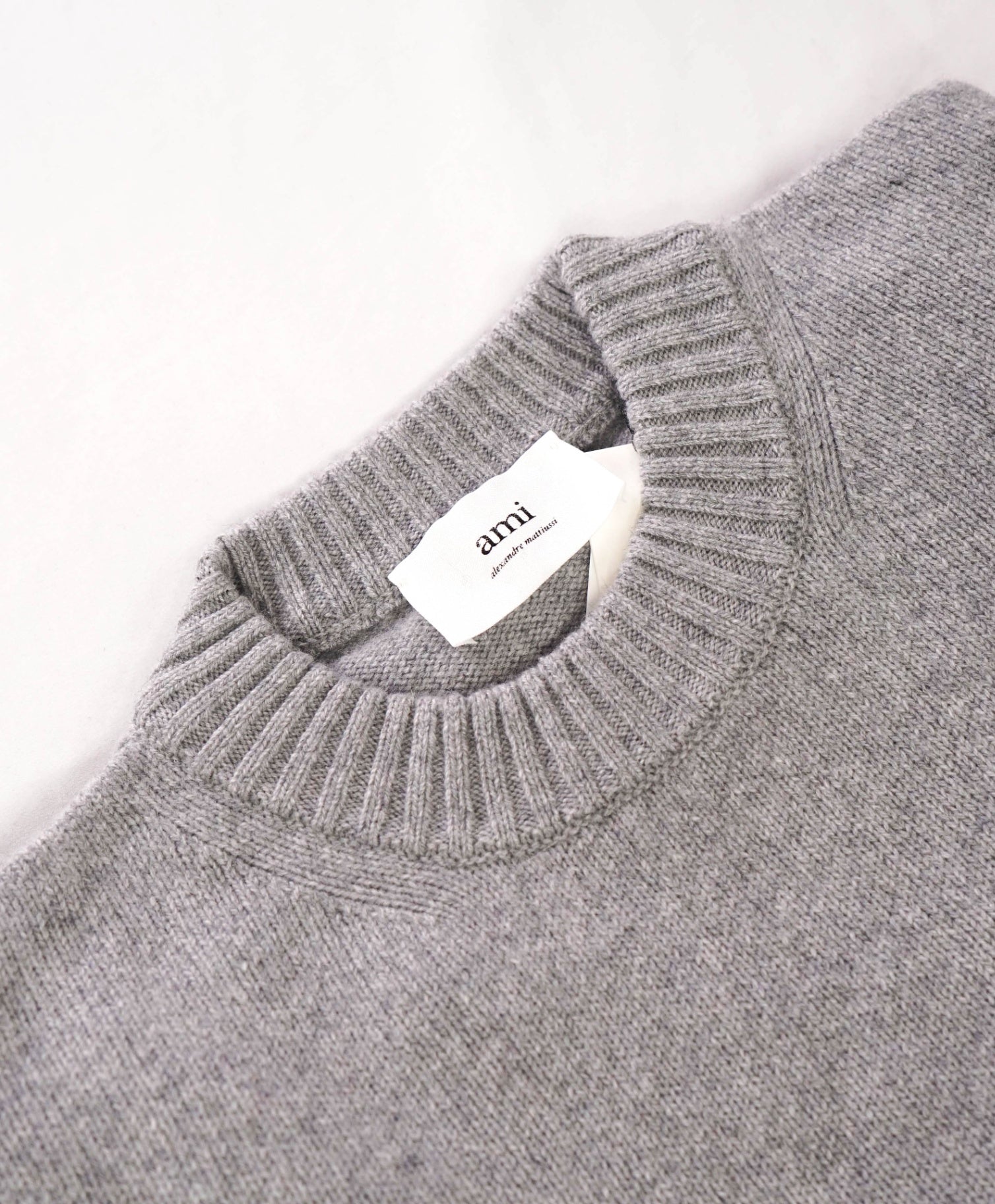$605 AMI - Gray 97% CASHMERE Crew Neck Sweater - Men's L (Unisex)