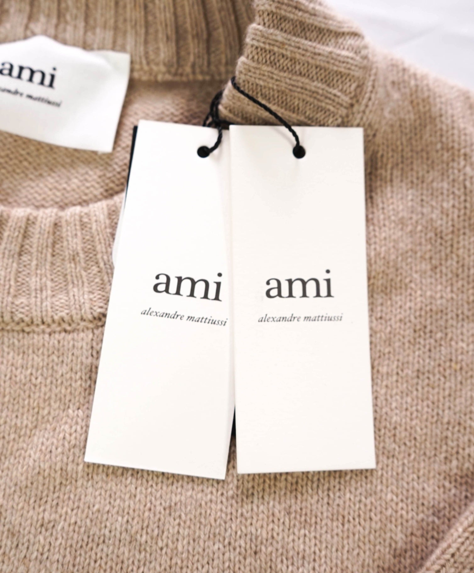 $605 AMI - Beige Neutral *97% CASHMERE* Crew Neck Sweater - M