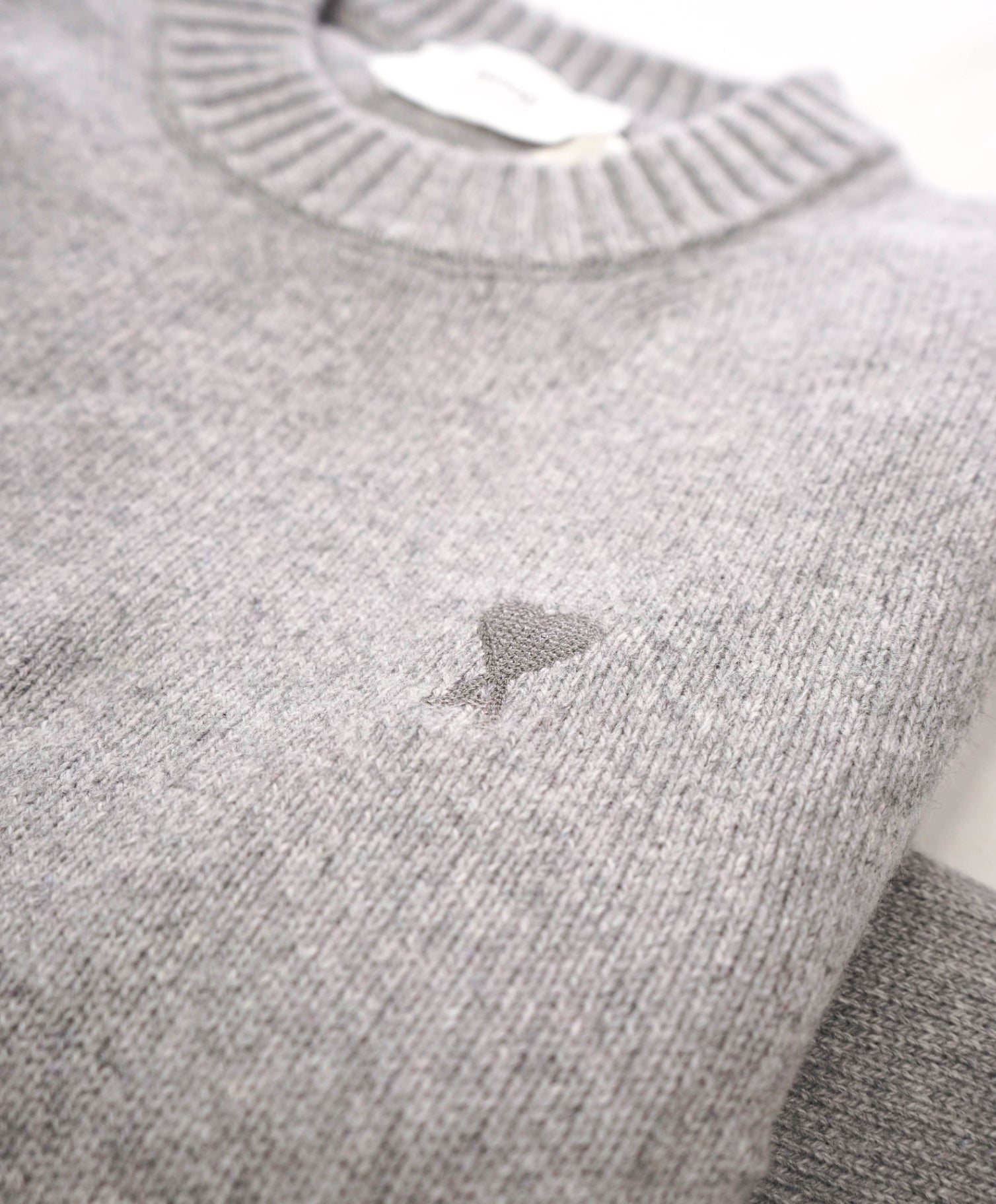 $605 AMI - Gray 97% CASHMERE Crew Neck Sweater - Men's L (Unisex)