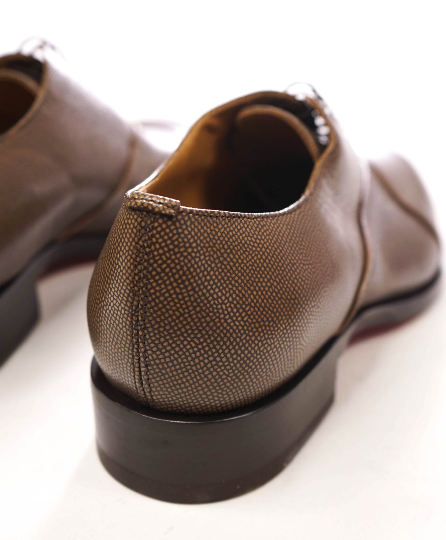 $1,145 CHRISTIAN LOUBOUTIN - BOABI Brown Pebble Leather Oxfords - US 8.5 (41.5EU)