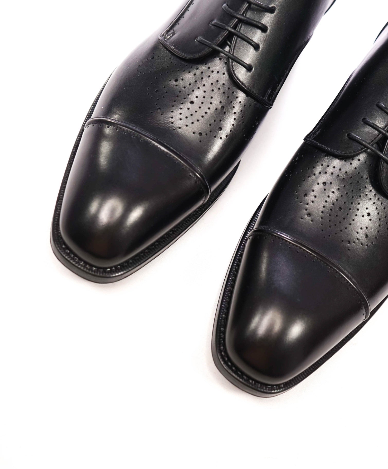 $1,600 LOUIS VUITTON - Black Leather Derbies - US 8 (LV 7)
