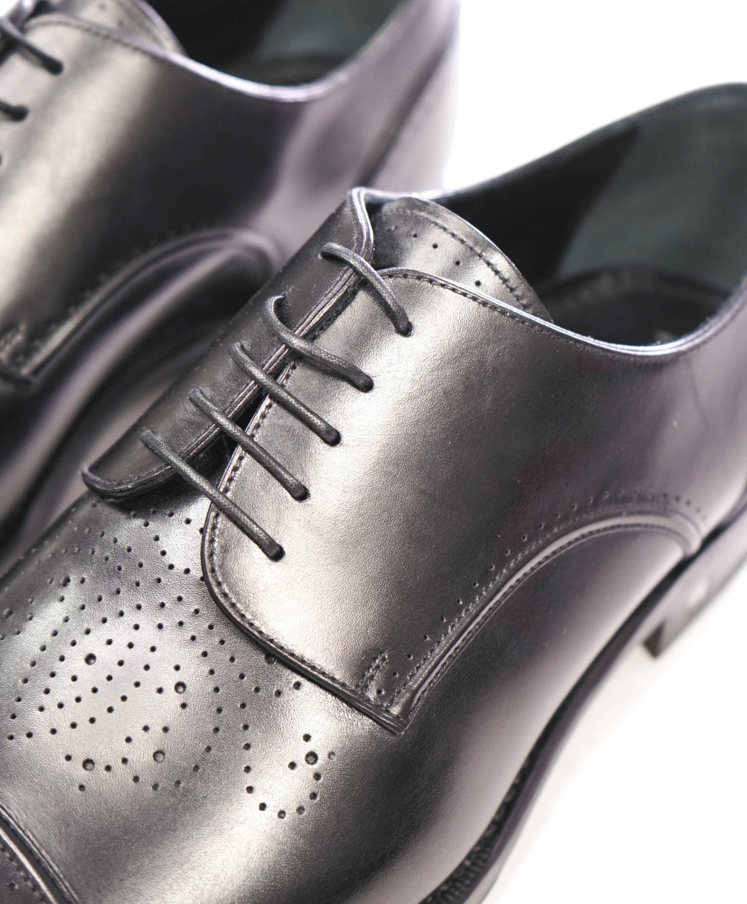 $1,600 LOUIS VUITTON - Black Leather Derbies - US 8 (LV 7)