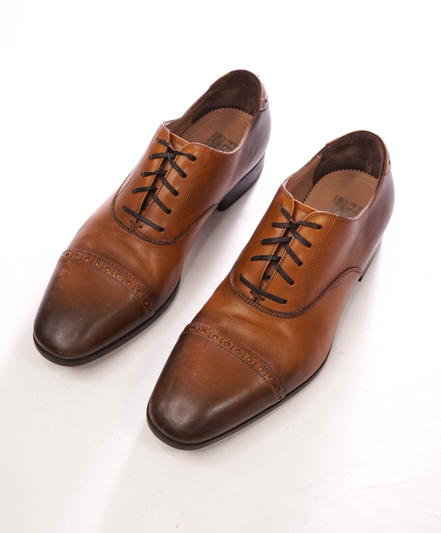 $950 FERRAGAMO - Brown Leather Oxfords - 7.5 E