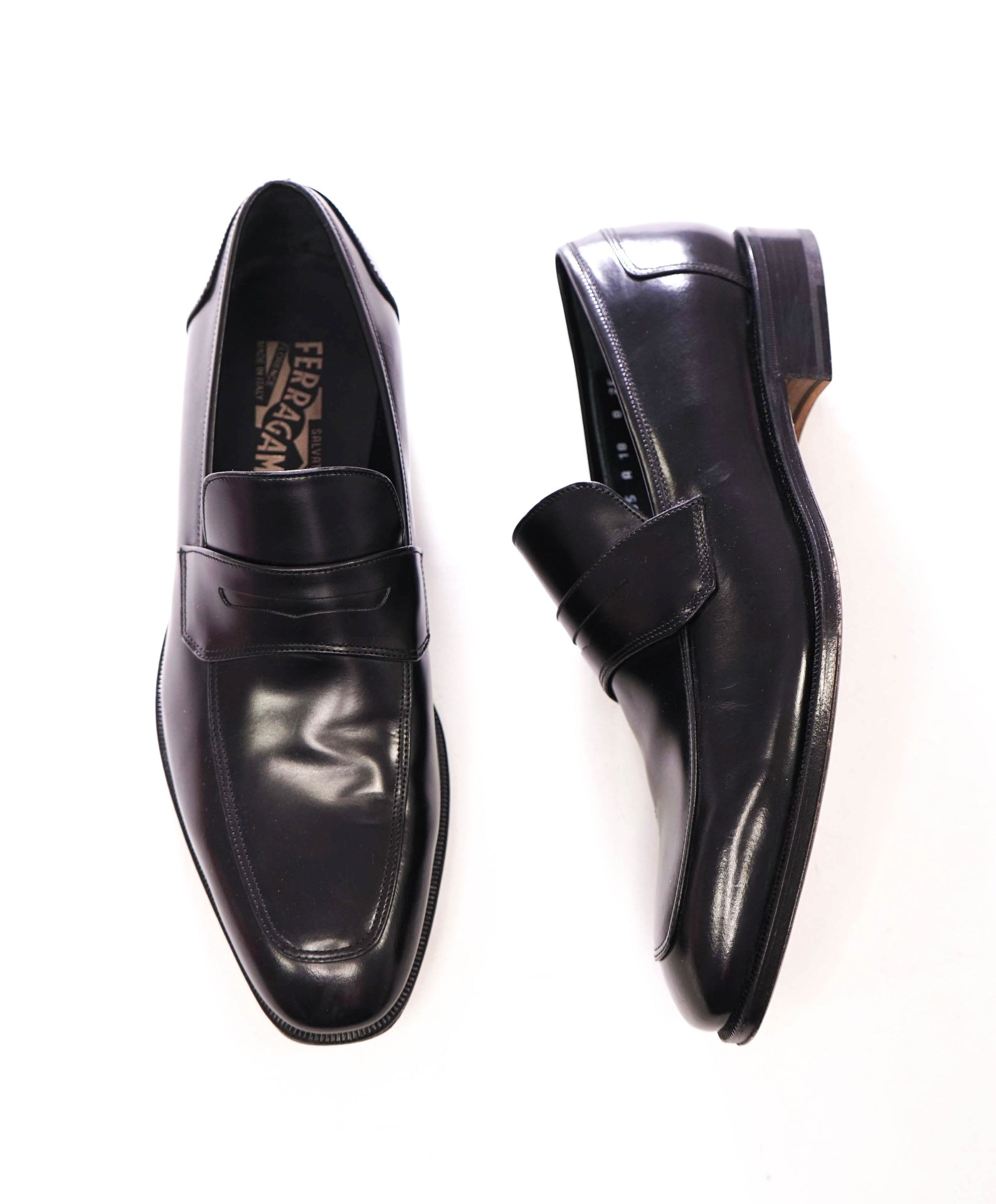 $750 FERRAGAMO - "Lionel" Black Leather PennyLoafers - 8 EE
