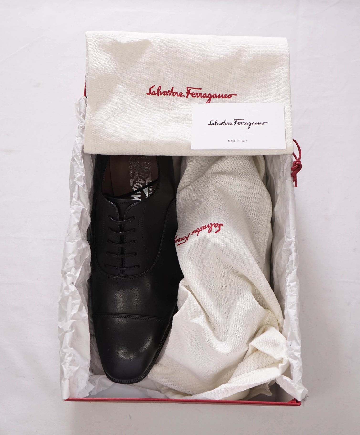 $895 FERRAGAMO - "LUCE DAVIS" Black Leather Oxfords - 8 EE