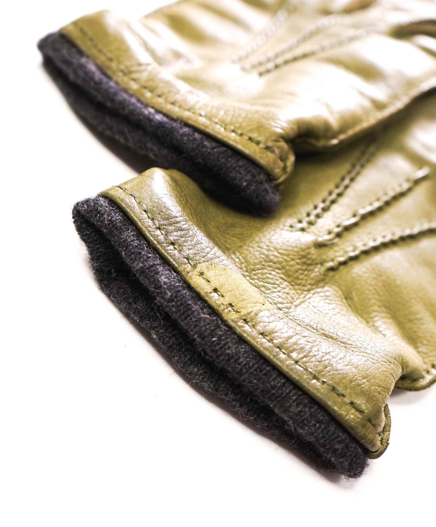 $200 SAKS 5TH AVENUE - Dark Green Leather/Cashmere Gloves - M