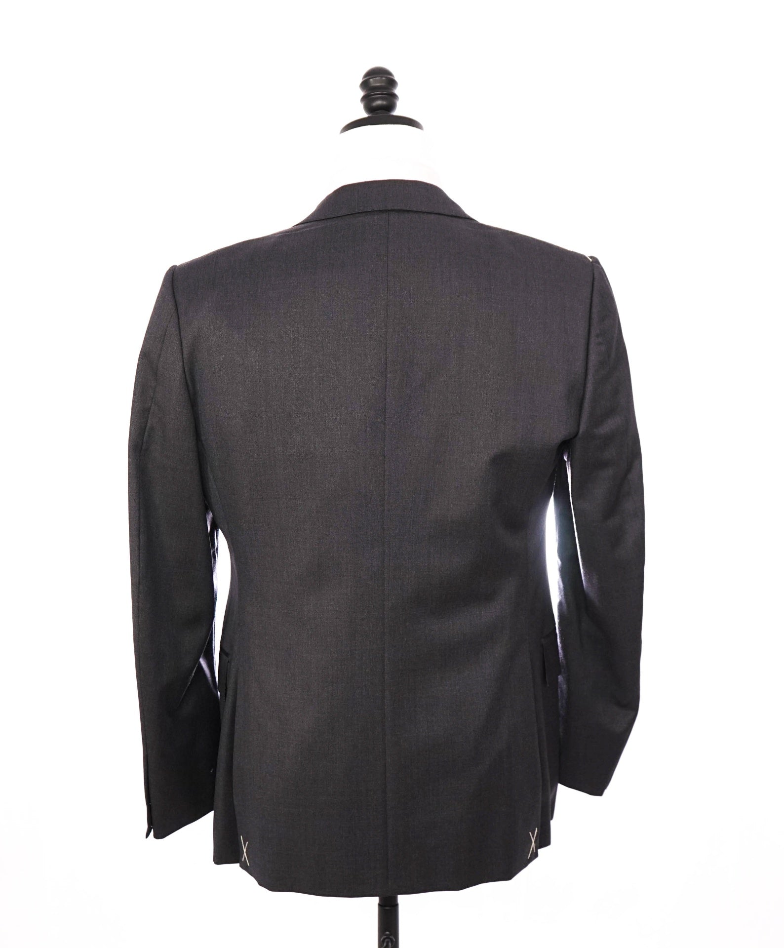 $4,590 ZEGNA - Dark Gray "MICRONSPHERE" Wool Suit - 36S