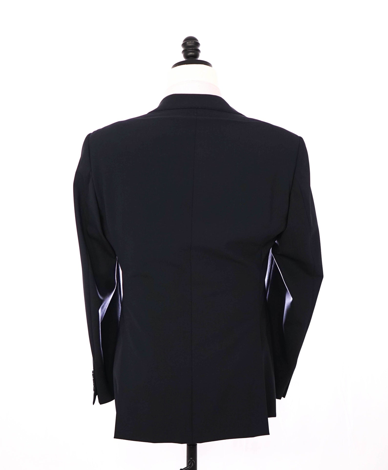 $1,895 ARMANI COLLEZIONI - "G-LINE" Solid Navy Wool Suit - 36R