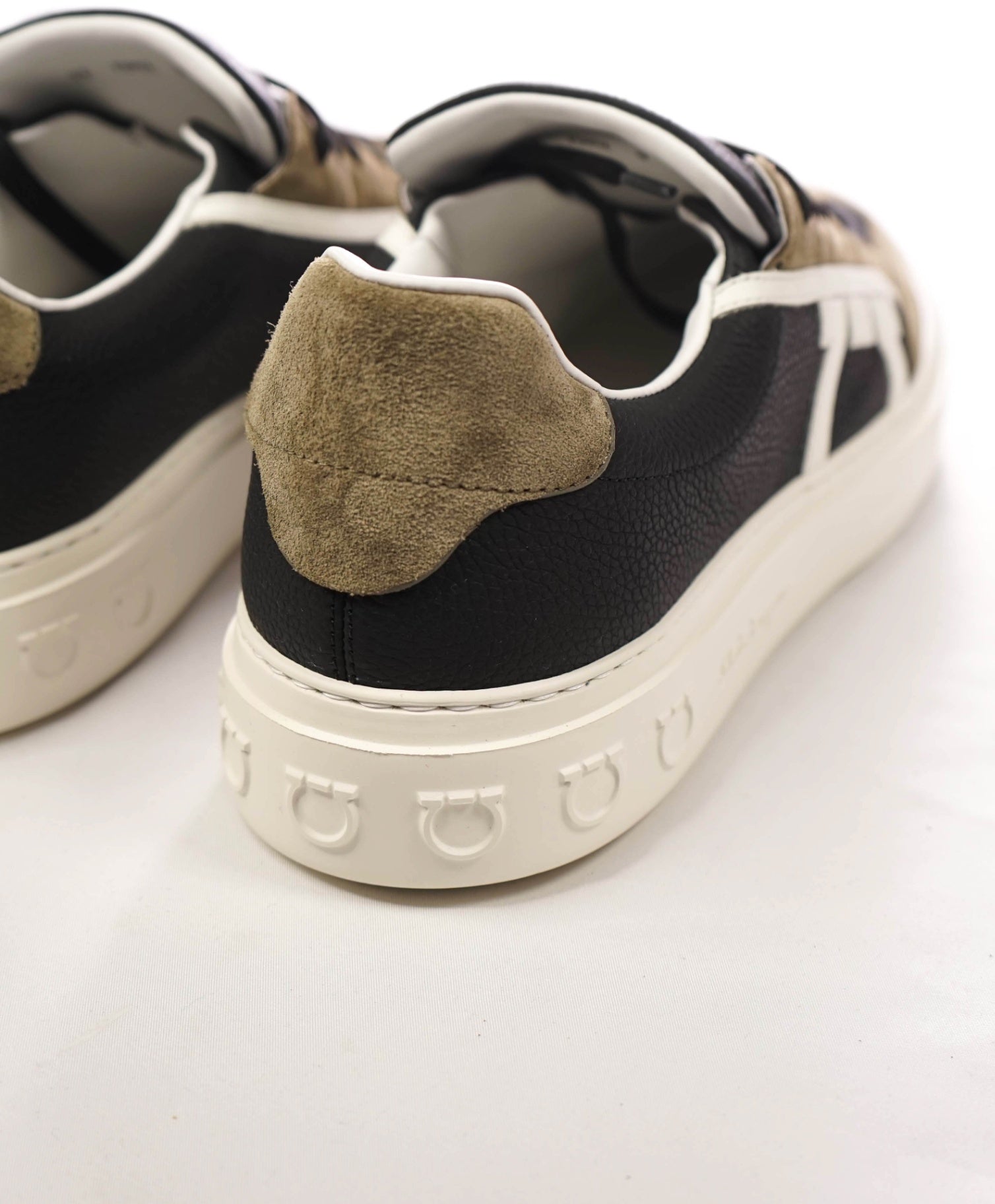 $795 FERRAGAMO - Black/Brown Leather/Suede "BORG 17" Sneakers - 9 M