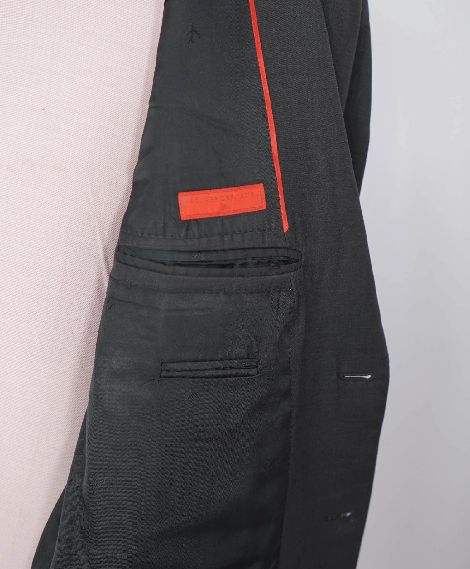 $2,995 ISAIA - Solid Dark Gray 160's Wool Blazer - 46L