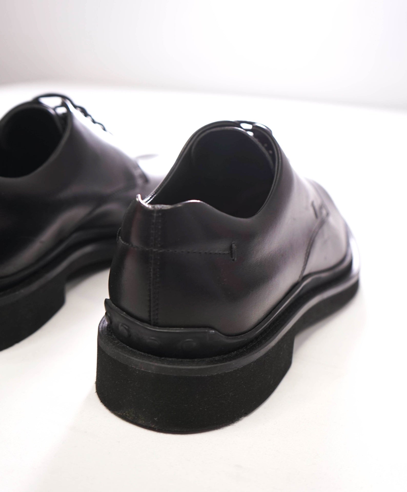 $750 TOD'S - Black Leather Lug Sole Derby - US 7.5 (UK6.5)